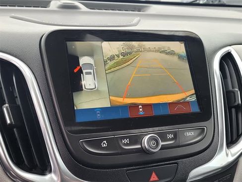 Used 2018 Chevrolet Equinox Premier image 10