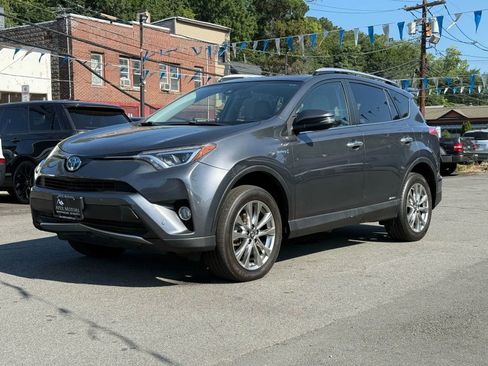 Used 2016 Toyota RAV4 Limited image 1