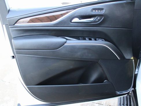 Used 2023 Cadillac Escalade Sport Platinum image 9