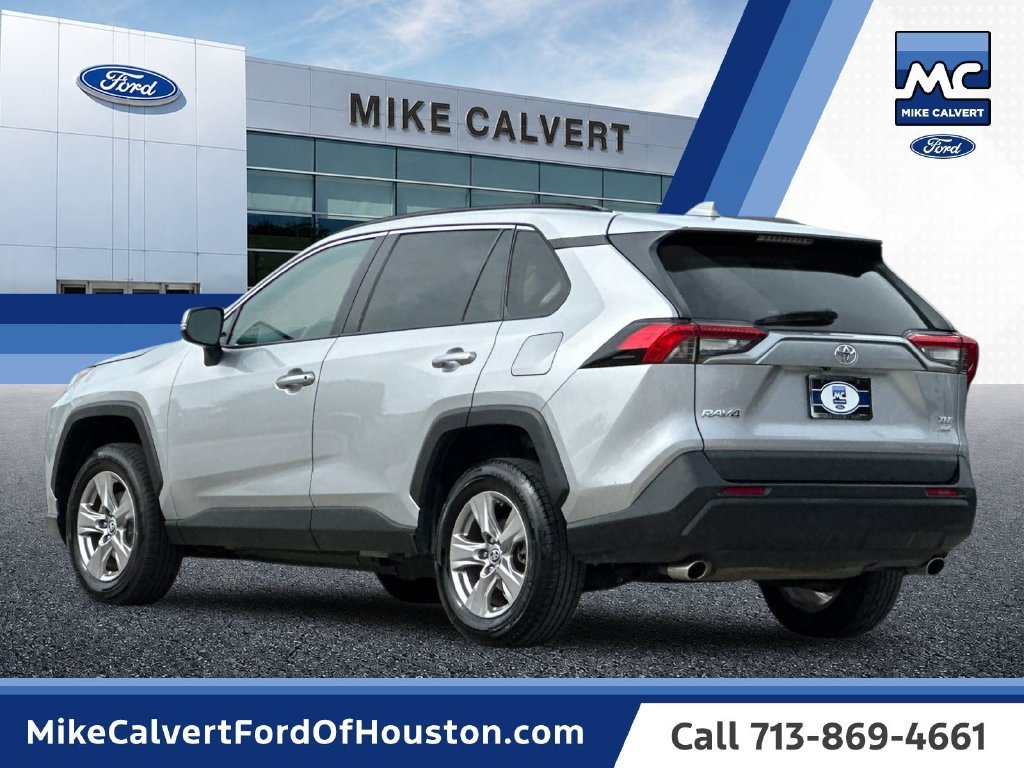 Used 2023 Toyota RAV4 XLE AWD/4WD image 3