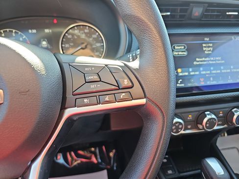 Used 2024 Nissan Kicks SV image 18