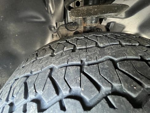 Used 2019 Jeep Cherokee Trailhawk w/ Comfort/Convenience Group AWD/4WD image 10