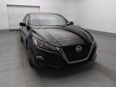 Used 2019 Nissan Altima 2.5 SR FWD image 14