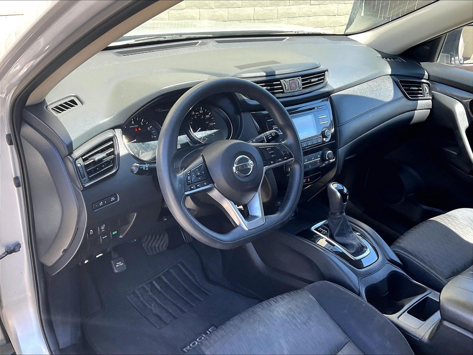 Used 2017 Nissan Rogue S w/ Appearance Package FWD image 14