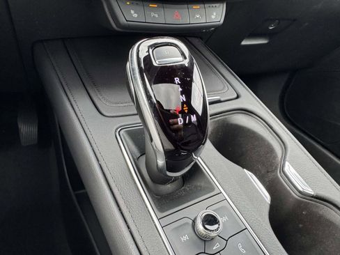 Certified 2023 Cadillac XT4 Luxury w/ Cold Weather Package image 16