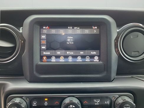 Used 2021 Jeep Wrangler Unlimited Sport image 20