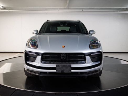 Certified 2024 Porsche Macan AWD/4WD image 10