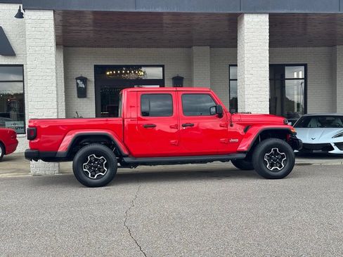 Used 2021 Jeep Gladiator Overland AWD/4WD image 16