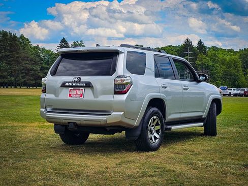 Used 2019 Toyota 4Runner TRD Off-Road Premium AWD/4WD image 3