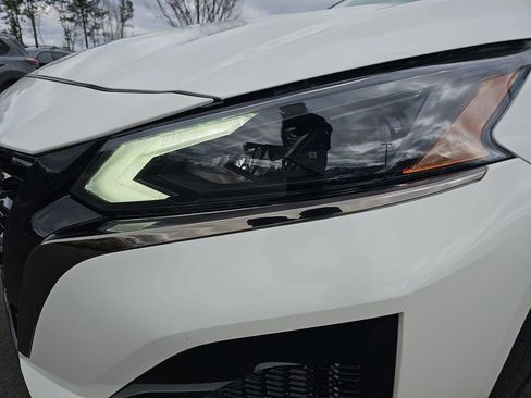 Used 2024 Nissan Altima 2.5 SR w/ SR Premium Package image 34