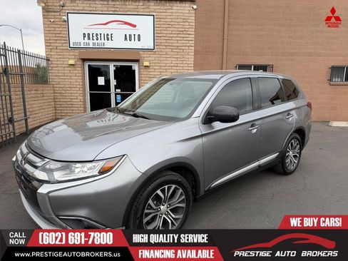 Used 2017 Mitsubishi Outlander ES FWD image 1