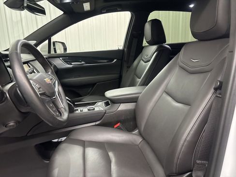 Used 2025 Cadillac XT5 Premium Luxury image 12