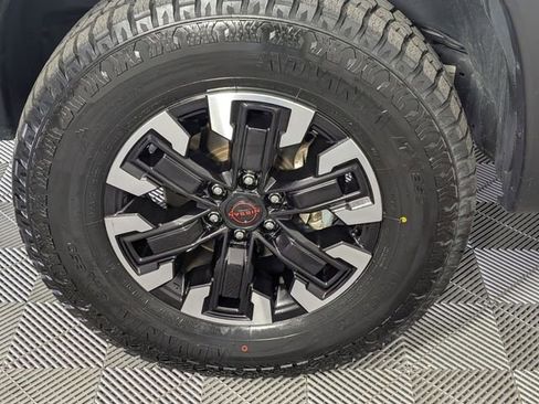 Used 2024 Nissan Frontier PRO-4X AWD/4WD image 8