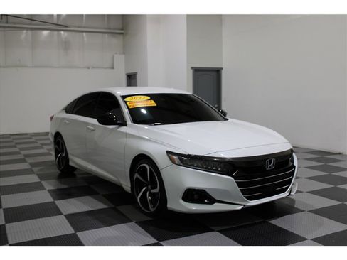 Used 2022 Honda Accord Sport image 3