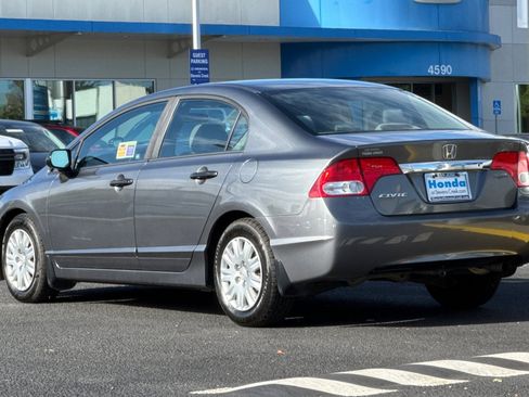 Used 2011 Honda Civic DX-VP image 3
