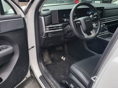 Used 2025 Hyundai Santa Fe SEL image 4