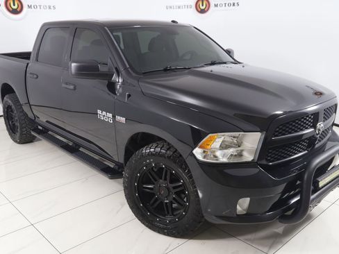 Used 2017 RAM 1500 Express w/ Express Value Package AWD/4WD image 15