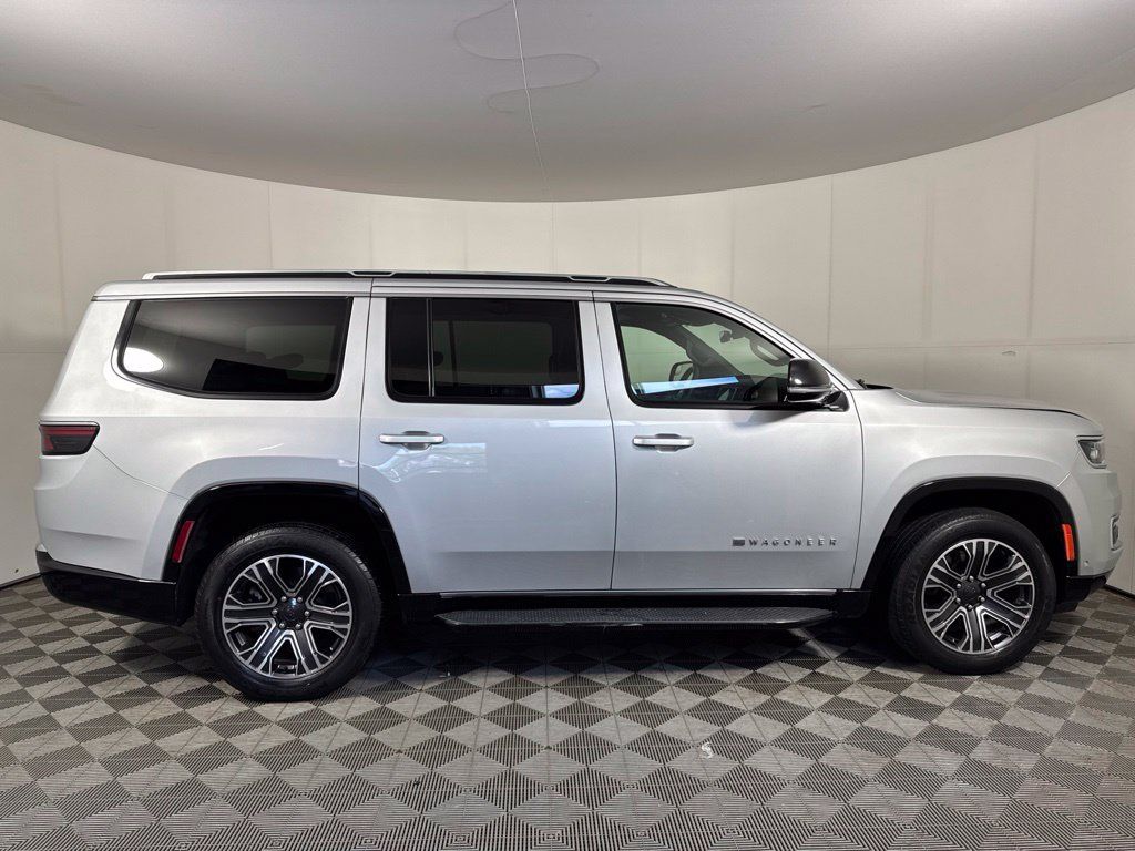 Used 2024 Jeep Wagoneer Series II w/ Flexible Seating Group AWD/4WD image 8
