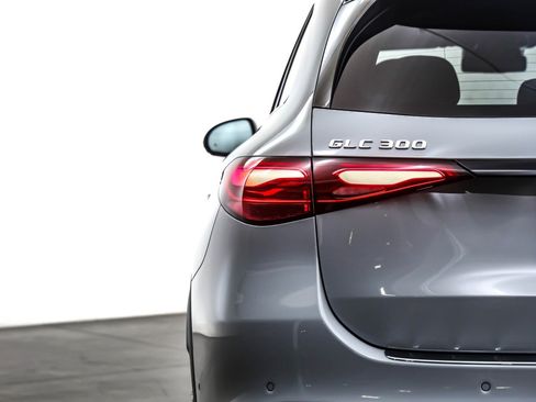 Used 2025 Mercedes-Benz GLC 300 image 15