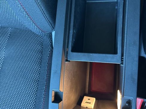 Used 2017 Chevrolet Equinox LT w/ Convenience Package image 36