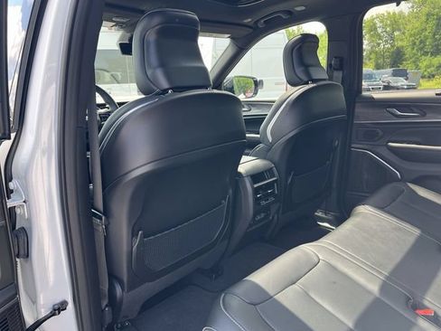 Used 2025 Jeep Grand Cherokee Overland w/ Adv Protech Group III AWD/4WD image 24