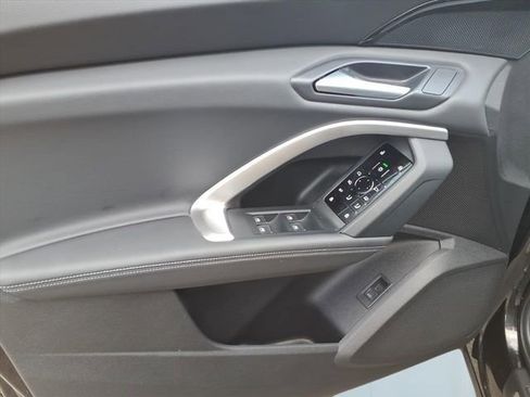 Certified 2025 Audi Q5 Premium w/ Convenience Package AWD/4WD image 17