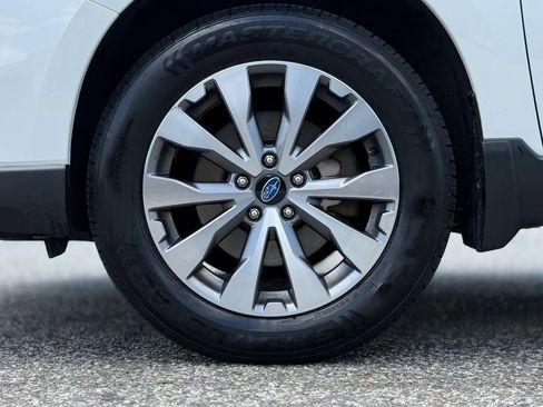 Used 2017 Subaru Outback 3.6R Touring AWD/4WD image 31
