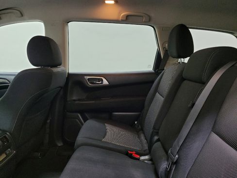 Used 2017 Nissan Pathfinder SV AWD/4WD image 18
