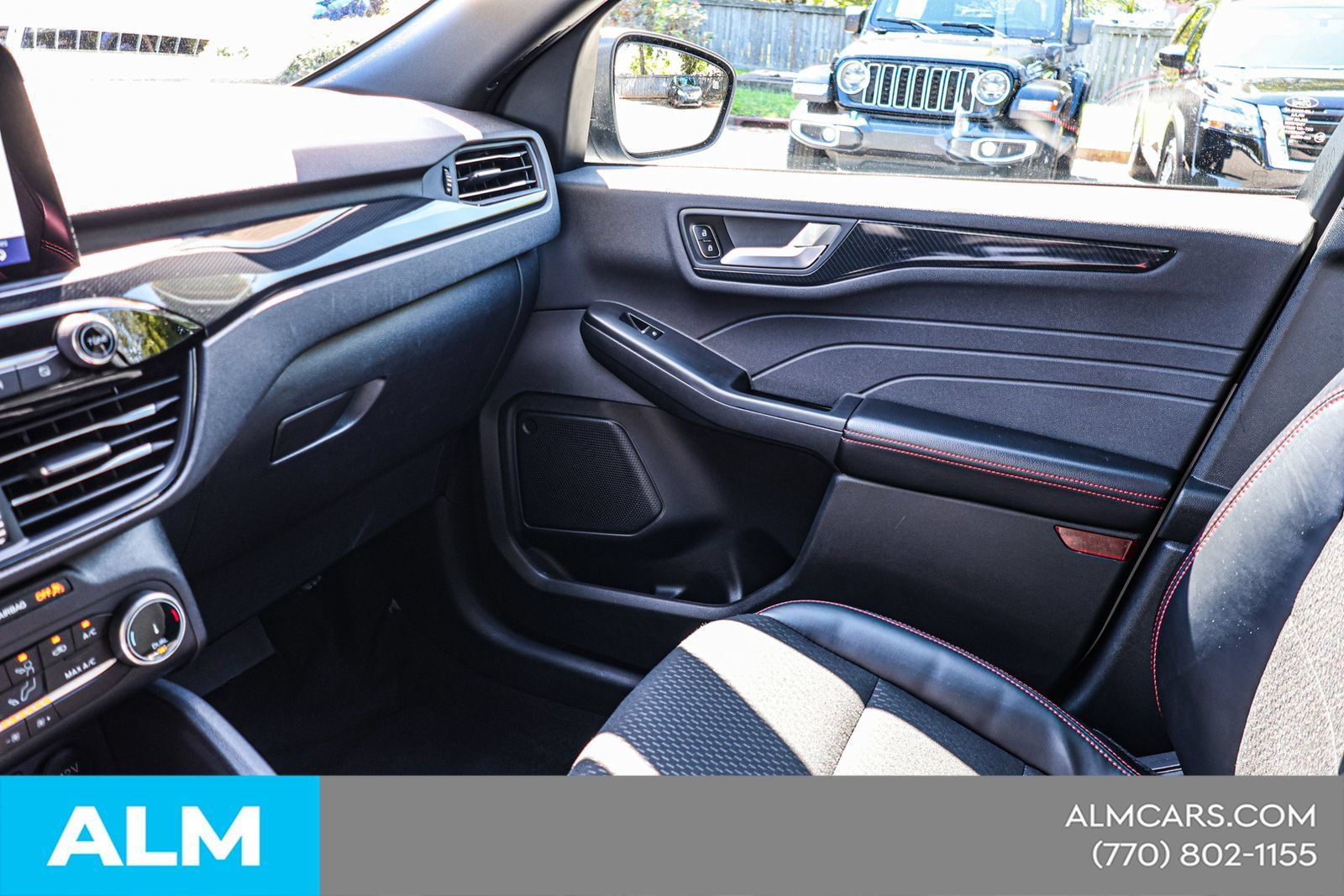 Used 2025 Ford Escape ST-Line FWD image 35
