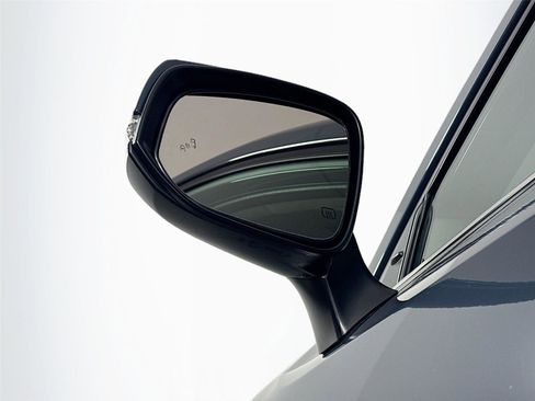 Certified 2025 Toyota Grand Highlander XLE image 5