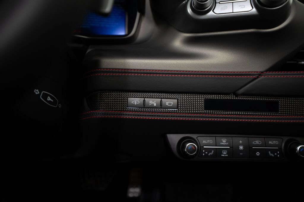 Used 2023 Ferrari F8 Tributo RWD image 36