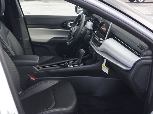 New 2026 Jeep Compass Limited image 29