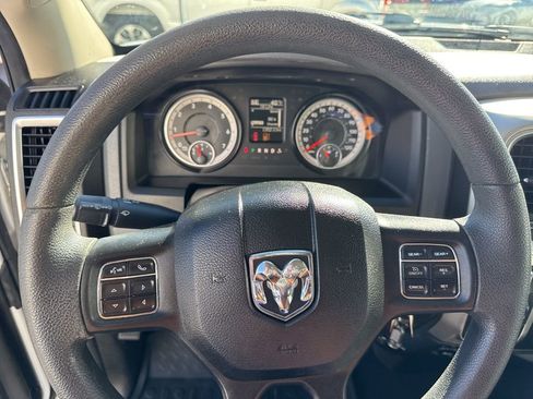 Used 2019 RAM 1500 Classic SLT image 31