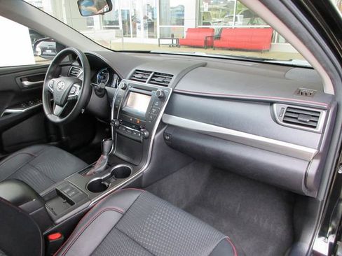 Used 2015 Toyota Camry SE FWD image 24