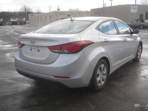 Used 2016 Hyundai Elantra SE FWD image 5