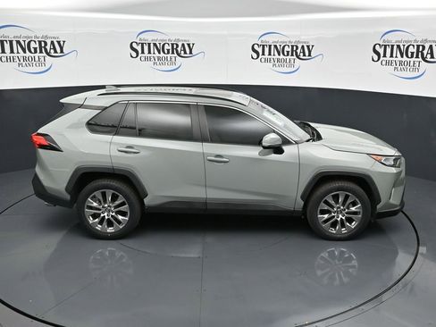 Used 2021 Toyota RAV4 XLE Premium image 16