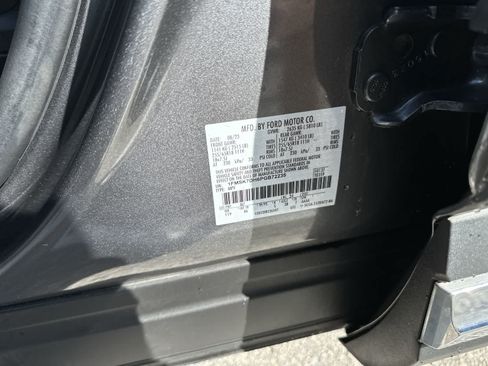 Used 2023 Ford Explorer XLT RWD image 25