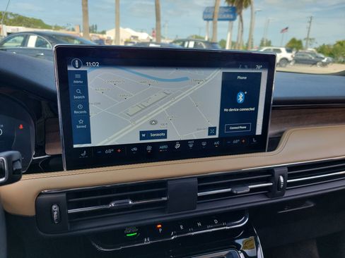 Used 2023 Lincoln Corsair Reserve w/ Jet Appearance Package image 24