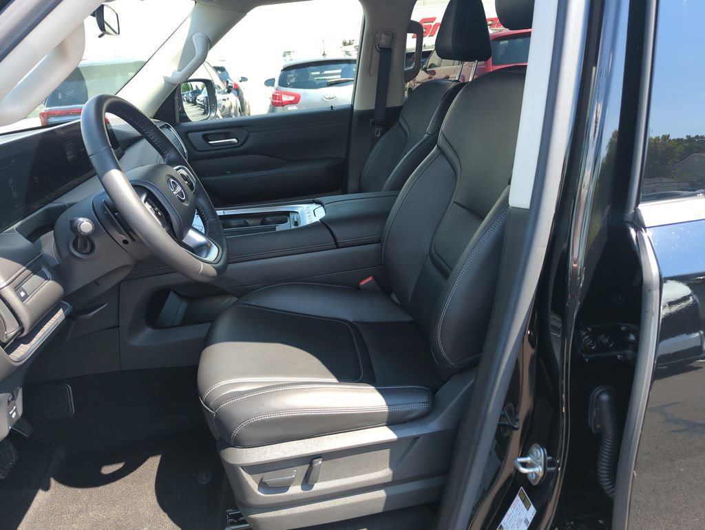 Used 2025 Nissan Armada SV AWD/4WD image 12