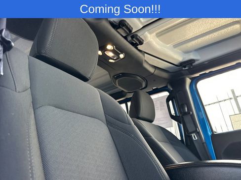 Used 2022 Jeep Gladiator Sport AWD/4WD image 17