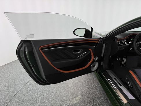 Used 2025 Bentley Continental GT Speed image 13