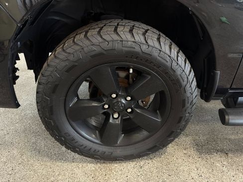 Used 2019 RAM 1500 Express w/ Wheel & Sound Group AWD/4WD image 27