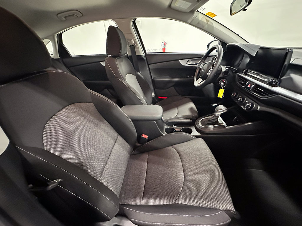 Used 2023 Kia Forte LXS FWD image 25
