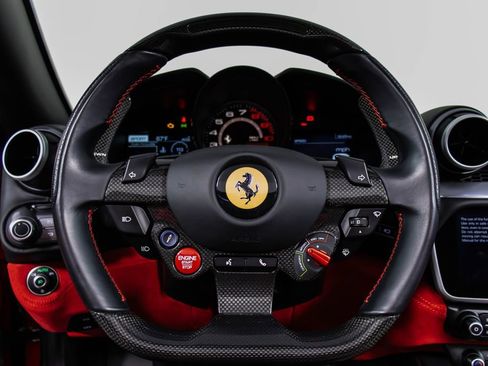 Certified 2019 Ferrari Portofino RWD image 4