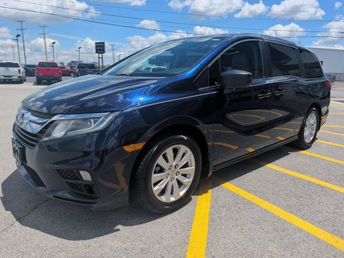 Used 2018 Honda Odyssey LX image 3