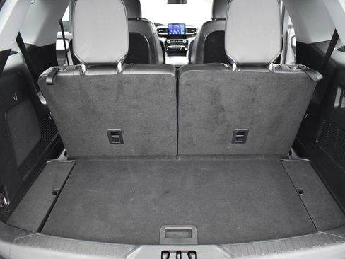 Used 2022 Ford Explorer Limited w/ Equipment Group 301A image 10