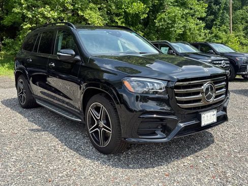 Used 2026 Mercedes-Benz GLS 450 4MATIC image 1