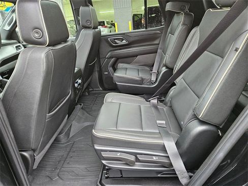 Used 2023 GMC Yukon SLT w/ SLT Premium Package image 15