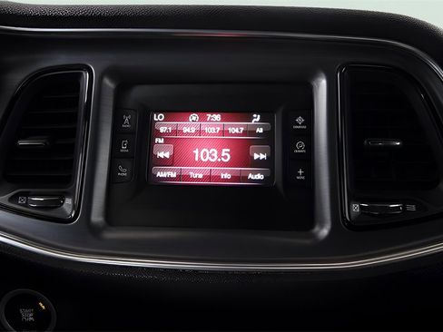 Used 2016 Dodge Challenger SXT image 17