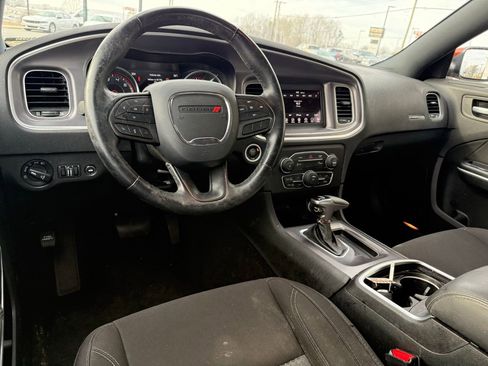 Used 2020 Dodge Charger SXT w/ Driver Convenience Group image 5